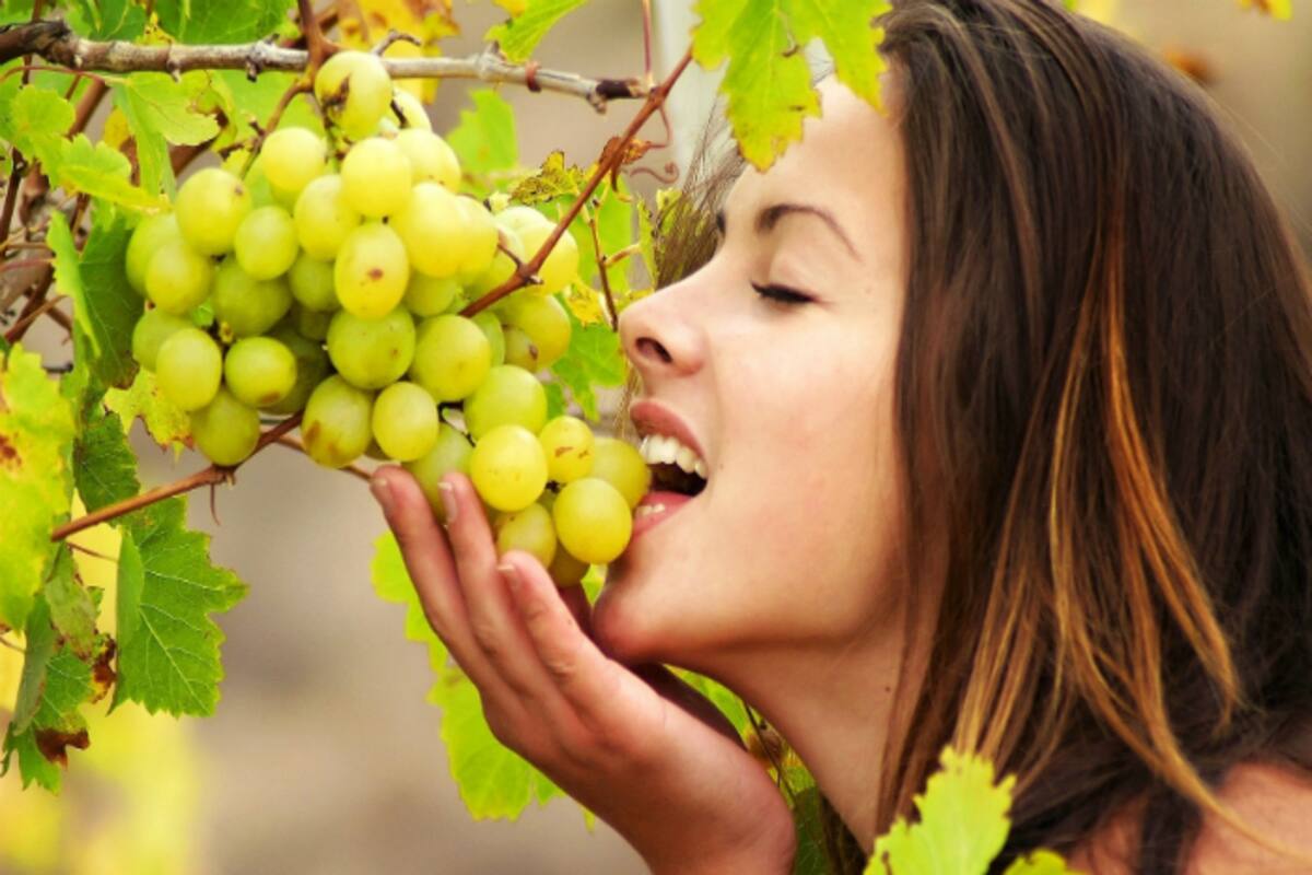 सेहत के लिए अंगूर खाने के फायदे और नुकसान